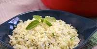 Guia da Cozinha - Seja o orgulho da nutri com essa receita de arroz de couve-flor fit  Foto: Guia da Cozinha