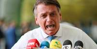 Bolsonaro diz, aos gritos, que decisão do ministro Alexandre de Moraes sobre assessor foi 'crime'  Foto: Poder360