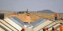 Obra de captação de água pela Codevasf em Sobradinho  Foto: Agência Brasil