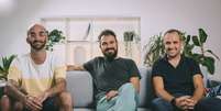Pau Ramon, Jordi Romero e Bernat Farrero são os fundadores da Factorial, startup espanhola de RH  Foto: Divulgação/Factorial / Estadão