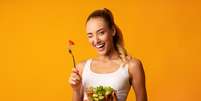 Saladas proporcionam uma alimentação leve e nutritiva  Foto: Shutterstock / Portal EdiCase