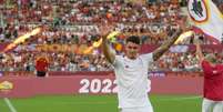 Roger Ibañez vive bom momento com a camisa da Roma (Divulgação)  Foto: Lance!