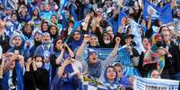 Atletas pedem suspensão do Irã por repressão contra as mulheres (Foto: Hossein Zohrevand / AFP)  Foto: Lance!