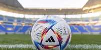 Al Rihla é a bola oficial da Copa do Mundo do Catar, que começa em 20 de novembro  Foto: Divulgação/Adidas