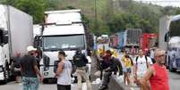 Bloqueio de caminhões na rodovia Dutra  Foto: Pedro Kirilos/Estadão / Estadão