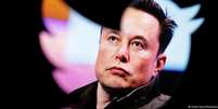 Depois de confirmada a compra por 44 bilhões de dólares, Musk discute e trabalha possíveis mudanças no Twitter  Foto: DW / Deutsche Welle
