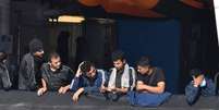 Migrantes a bordo do navio Geo Barents, de M&eacute;dicos Sem Fronteiras  Foto: ANSA / Ansa - Brasil