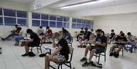 Estudantes utilizando máscaras na Unicamp durante a prova de vestibular da universidade.  Foto: Alex Silva/Estadão / Estadão