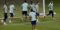 Jogadores brasileiros fazem primeiro treino do Brasil no Catar   Foto: REUTERS/Amanda Perobelli