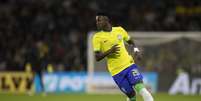 Vinicius Jr. durante amistoso da Seleção Brasileira em Le Havre  Foto: Lucas Figueiredo/CBF