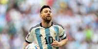 Argentino Lionel Messi em ação durante estreia da Artgentina no Catar  Foto: Carl Recine/Reuters