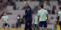 Tite fez mistério mais uma vez no treino desta terça-feira e fechou para a imprensa (Foto: Lucas Figueiredo/CBF)  Foto: Lance!