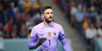 Hugo Lloris não vestiu a braçadeira 'One Love', conforme determinação da Fifa (Foto: Franck Fife/AFP)  Foto: Lance!