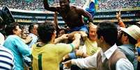 Pelé conquistou a Copa do Mundo em 1958, 1962 e 1970 (Foto: Reprodução / Instagram do Pelé)  Foto: Lance!