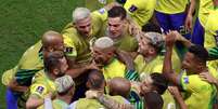 Jogadores da Seleção vão jantar com familiares após vitória na estreia da Copa  Foto: REUTERS/Peter Cziborra