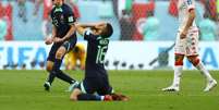 Jackson Irvine e Aziz Behich, da Austrália, comemoram após a partida  Foto: Reuters/Hannah Mckay