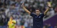 Lionel Scaloni tem a confiança da torcida argentina (JUAN MABROMATA / AFP)  Foto: Lance!