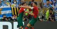 Bruno e CR7 celebram o gol de Portugal (Foto: ODD ANDERSEN / AFP)  Foto: Lance!