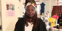 Ativista de violência doméstica Ngozi Fulani foi persistentemente questionada de onde ela era "realmente" no evento de caridade do Palácio de Buckingham  Foto: BBC News Brasil
