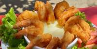 Guia da Cozinha - Petisco de camarão empanado com molho agridoce para torcer pelo Brasil  Foto: Guia da Cozinha