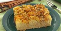 Guia da Cozinha - Experimente a focaccia de cebola e alecrim, um p&atilde;o italiano cl&aacute;ssico  Foto: Guia da Cozinha