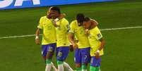 Neymar, Vini Jr, Paquetá e Raphinha comemoram gol do Brasil   Foto: Paul Childs / Reuters