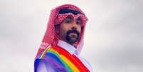 Nasser Mohamed posta foto com bandeira nas cores do arco-íris (Foto: Reprodução/Instagram)  Foto: Lance!