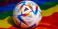 Discuss&atilde;o acerca da prote&ccedil;&atilde;o de jogadores e torcedores LGBTQIA+ na Copa do Mundo segue relevante &ndash; mesmo em pa&iacute;ses que condenaram as viola&ccedil;&otilde;es de direitos humanos no Catar  Foto: Reprodu&ccedil;&atilde;o / Newstalk