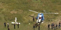 Helic&oacute;ptero cai em terreno baldio no Rio de Janeiro   Foto: TV Globo