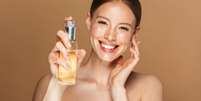 O cleansing oil auxilia na limpeza e hidratação da pele  Foto: Shutterstock / Alto Astral