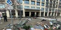 Explosão de aquário em Berlim deixou destroços no hotel  Foto: Reprodução / Twitter