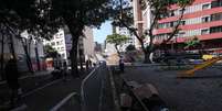 Cercamento provisório na Praça Marechal Deodoro; população de rua migrou para baixo do Minhocão (Arquivo)  Foto: Werther Santana/Estadão / Estadão