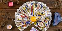 Saiba mais sobre " O Carro", arcano do tarot regente de 2023 -  Foto: Shutterstock / João Bidu