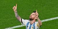 Com gol marcado diante da França, o atacante argentino Lionel Messi subiu dentro da lista dos maiores artilheiros da história das Copas do Mundo, igualando marca de Pelé. Veja o ranking!  Foto: Glyn KIRK/AFP / Lance!