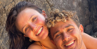 Larissa Manoela e Andr&eacute; Luiz Frambach trocam declara&ccedil;&otilde;es de amor.  Foto: Reprodu&ccedil;&atilde;o, Instagram / Purepeople