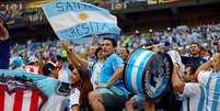 Cerca de 50 mil argentinos são esperados no Estádio Lusail neste domingo, no jogo contra a França  Foto: REUTERS/ Hannah Mckay