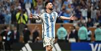 Lionel Messi só fica atrás de outro jogador na lista dos perfis mais seguidos do Instagram (Foto: Anne-Christine POUJOULAT / AFP)  Foto: Lance!
