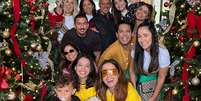 Anitta passa o Natal em mansão na Flórida, nos EUA, com família, amigos e seus cachorros  Foto: Reprodução/ Instagram: @anitta