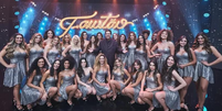 Faustão com suas bailarinas: o apresentador evitou a demissão em massa até a pressão econômica falar mais alto  Foto: Divulgação