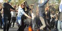 Protestos começaram na região curda do Irã e se espalharam por todo o país  Foto: Getty Images / BBC News Brasil