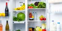 Saiba quais alimentos devem ou não ser deixados na geladeira -  Foto: Shutterstock / Alto Astral