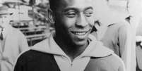 Depois do que Pelé fez na Copa de 1958, ninguém mais ousou contestar a presença de negros na seleção, diz o jornalista Marcos Guterman  Foto: Getty Images / BBC News Brasil