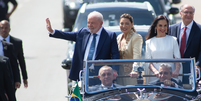 Janja dispensa vestido e usa conjunto de alfaiataria nacional na posse de Lula. Fotos e detalhes do look!.  Foto: Getty Images / Purepeople