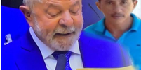 Internauta brinca com 'relação' entre Lula e intérprete de 'Caneta azul'  Foto: Reprodução/Twitter