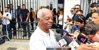 Ex-jogador Lima esteve presente no velório do Rei Pelé em Santos (SP)  Foto: Vanessa Ortiz/Terra