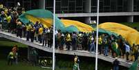 Invasão de terroristas destruiu patrimônio público na Praça dos Três Poderes  Foto: EPA / Ansa - Brasil