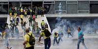 Bolsonaristas invadiram três prédios: Palácio do Planalto, Congresso e Congresso Nacional  Foto: Reuters / BBC News Brasil