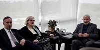 Lula se re&uacute;ne com Rosa Weber e Lu&iacute;s Roberto Barroso no Planalto ap&oacute;s destrui&ccedil;&atilde;o causada por terroristas   Foto: Ueslei Marcelino