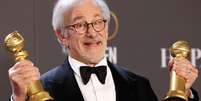 Steven Spielberg posa com seus prêmios - 10/01/2023  Foto: REUTERS/Mario Anzuoni TPX IMAGES OF THE DIA