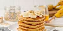 Panqueca sem gl&uacute;ten e leite &ndash; Foto: Shutterstock  Foto: Guia da Cozinha